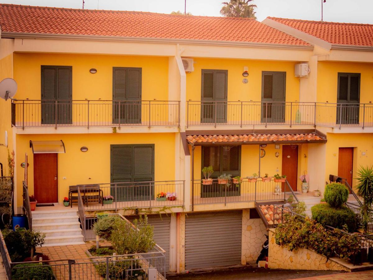 Bed & Breakfast Kalinka Bed & Breakfast Motta Sant' Anastasia Exterior photo